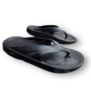 Oofos Black Recovery Flip Flops Ultimate Comfort Men’s size 10 Women’s size 12